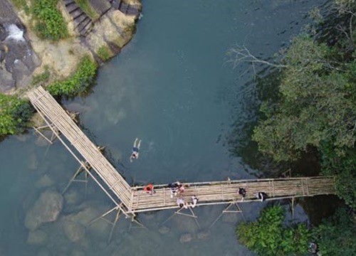 Địa điểm du lịch Quảng Bình: Thác Mơ "bản hòa tấu" giữa đại ngàn