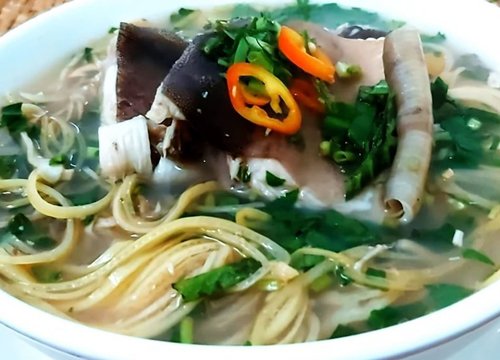 Đổi vị với món canh chua cá đuối nấu bắp chuối