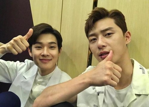 Park Seo Joon được 1 nhân vật đặc biệt nói lời yêu, ai mà còn được nam tài tử tag hẳn tên và tung ảnh "hẹn hò" công khai?