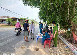 Thanh niên xăm trổ lao tới giật khẩu trang, hung hãn doạ cán bộ trực chốt: "Nhớ mặt đấy"