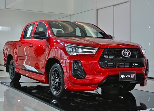 Toyota Hilux GR Sport 2021 có thêm phiên bản gầm thấp như sedan