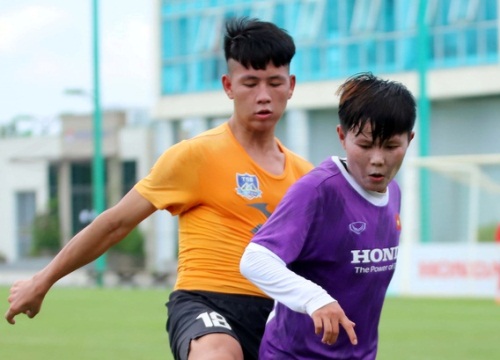 Tuyển nữ Việt Nam thua 0-6 trước U15 futsal