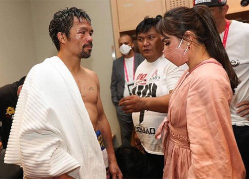 Vợ phải bón từng thìa cho Manny Pacquiao