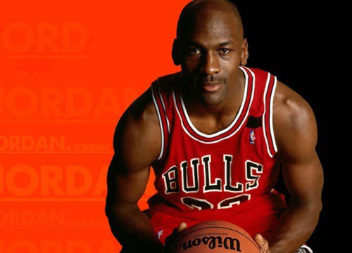 Bán đấu giá đồ lót của huyền thoại bóng rổ Michael Jordan