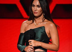 'Bom sex' 3 con Megan Fox nghiện trang phục hở bạo