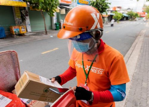 Các sàn thương mại điện tử rục rịch giao hàng lại