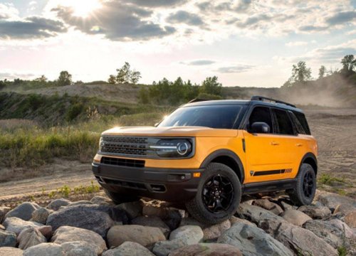 Ford gửi võng để xoa dịu khách hàng đợi xe Bronco