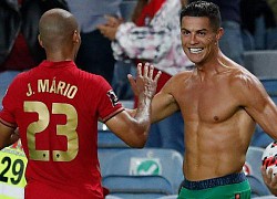 Ghi 111 bàn cho ĐT Bồ Đào Nha, Ronaldo nhận kỷ lục Guinness