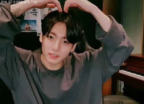 Jungkook (BTS) sáng tác ngay bài hát mới dựa vào bình luận của fan, gấp gáp mà nghe thành quả "thòng tim" thật sự