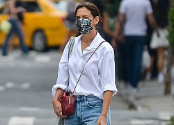 Katie Holmes tái xuất gầy gò, một mình đi dạo phố ở New York