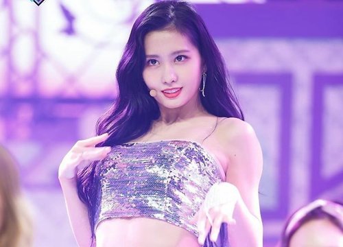 Lisa và loạt idol được so sánh ngang trình với dancer chuyên nghiệp