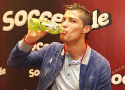 Nghịch lý Cristiano Ronaldo: Miệng chê đồ ăn nhanh nhưng tay tích cực quảng cáo nước ngọt