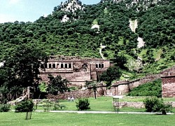 Pháo đài ma ám Bhangarh và những câu chuyện rùng rợn khiến khách du lịch vừa tò mò vừa run sợ