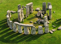 Phát hiện mộ đá liên quan vua Arthur, lâu đời hơn bãi đá cổ Stonehenge