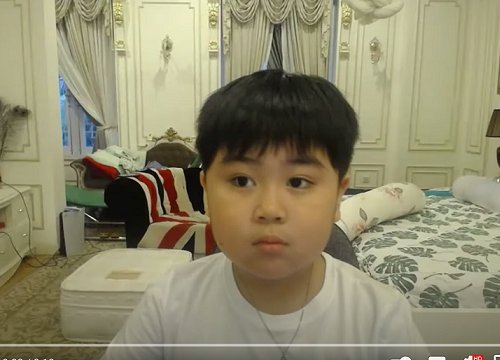 Quá trình làm Youtuber "dễ hơn ăn kẹo" của tỷ phú nhỏ tuổi nhất Việt Nam, đăng video chỉ 18 giây cũng đạt hơn 30 nghìn lượt view