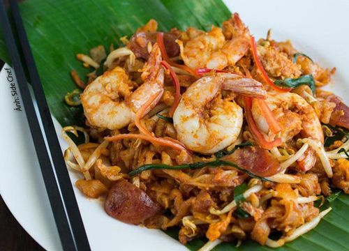 Trưa nay ăn gì: Thưởng thức hủ tiếu xào cay Penang Char Kway Teow độc đáo