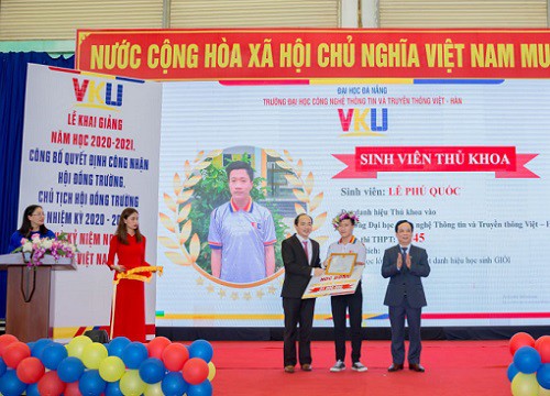 Trường ĐH Công nghệ Thông tin và truyền thông Việt- Hàn: Trao nhiều học bổng lớn cho học sinh xuất sắc