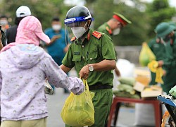 Vì sao gói hỗ trợ ở TP.HCM chậm đến tay người dân?