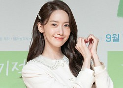 Vừa tái xuất, nữ thần Yoona (SNSD) chiếm trọn spotlight sự kiện: Lộ bọng mắt lớn vẫn xinh xỉu, chân dài thẳng tắp lấn át cả dàn sao