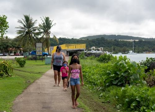 Hình mẫu tiêm chủng của đảo Guam quay cuồng trước làn sóng COVID-19 mới