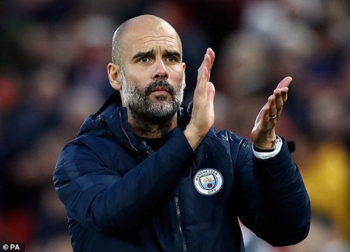 HLV Pep Guardiola ngán ngẩm, chỉ biết khen Messi "quá tuyệt vời", "không thể cản phá"