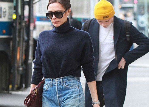 Kiểu quần jeans yêu thích của Victoria Beckham lại khiến cô bị dìm chân "ngắn một mẩu", chị em thấy thì đừng mua