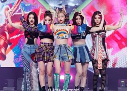 Nhìn outfit của ITZY cho LOCO, fan muốn "battle" với stylist: Đồ diễn như đồ lót, cắt hở quá táo bạo gây phản cảm