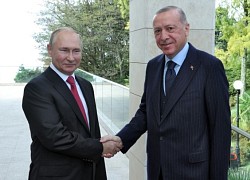 Putin mời Erdogan tiêm tăng cường vaccine Sputnik V