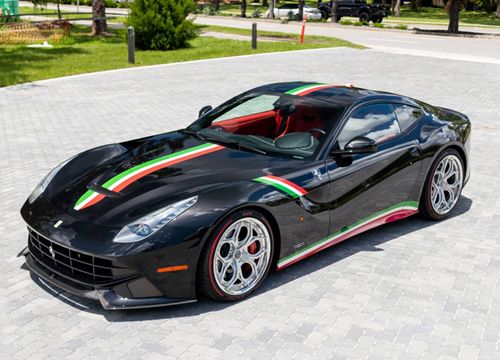 Rao bán Ferrari F12 Berlinetta 2017 mới đi hơn 3.500km