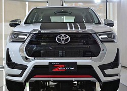 Cận cảnh Toyota Hilux Revo Z Edition vừa ra mắt, giá từ 432 triệu đồng