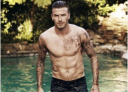 Giữa đêm, Victoria gây sốt khi khoe ảnh Beckham cởi trần, lộ vòng 3 trong hồ bơi