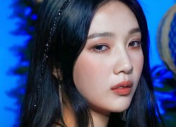 Red Velvet dính 'lời nguyền' makeup: Irene nhợt nhạt, Wendy má 'cà chua'