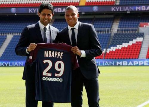 Mbappe nhận lương cao hơn Messi, hoặc bị tống lên ghế dự bị