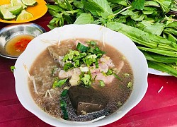 Món cháo 'nội tạng' ăn kèm bún lạ miệng, chỉ bán vài tiếng/ngày ở An Giang