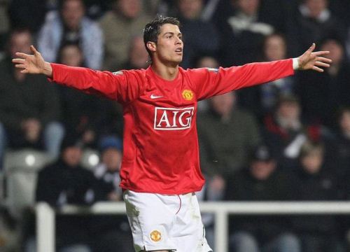 Ronaldo cần 135 bàn thắng để san bằng kỷ lục ở Man United