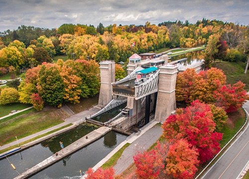 'Thang máy' dành cho tàu thuyền độc đáo ở Canada