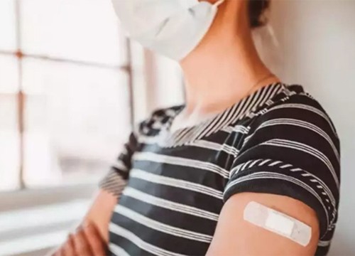 Vì sao không nên xoa bóp bắp tay mới tiêm vaccine COVID-19?