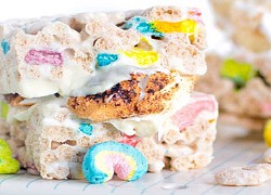 2 cách làm bánh cốm kẹo marshmallow và bơ đậu phộng đầy sắc màu