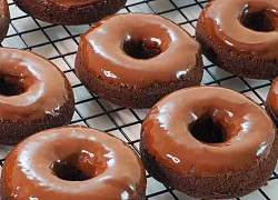 2 cách làm bánh donut socola thơm ngọt mềm mịn hấp dẫn đơn giản