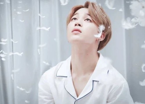 BTS reaction màn trình diễn của Jimin năm 21 tuổi: Từ ngỡ ngàng, ngơ ngác đến tự hào tràn khuôn mặt