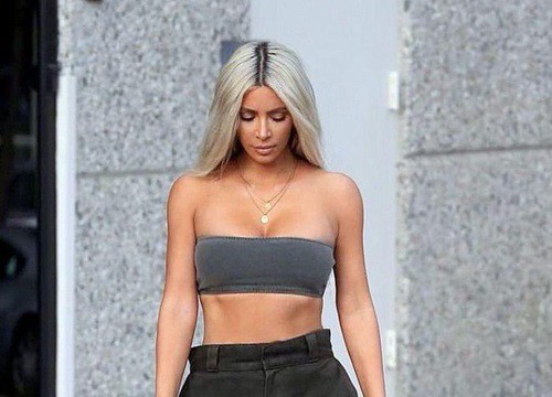 Kim Kardashian diện trang phục từ thương hiệu của Kanye West