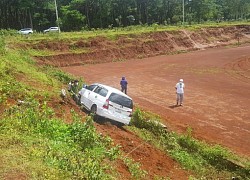 Lái xe ô tô nghi cố ý tông vào xe khác, khiến 3 người bị thương