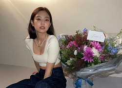 Ngắm Park Min Young, Jennie khoe khéo vai trần gợi cảm với loạt item bắt mắt