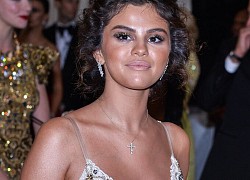 Selena Gomez từng là &#8216;thảm họa thời trang&#8217; vì nhuộm da