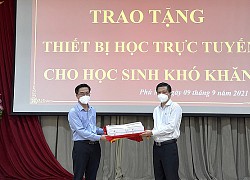 UBND tỉnh tặng 20 máy tính bảng cho HS khó khăn học trực tuyến