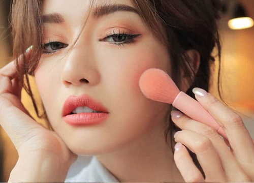 4 sản phẩm má hồng dạng kem đáng mua nhất: Rare Beauty 460k