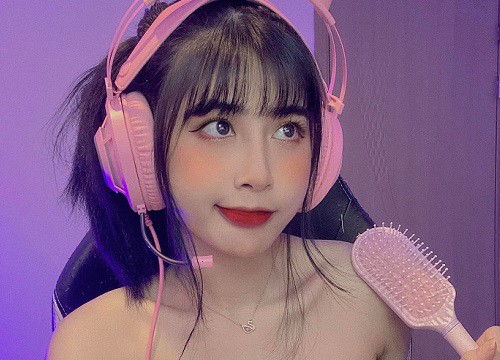 "Bắt chước" cách make-up và tạo dáng "mắt lác" giống với Hannah Owo, nữ streamer Việt gây chú ý