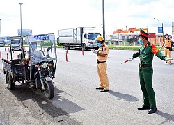 Công an trói gô gã đàn ông "thông chốt" kiểm dịch còn ngang ngược cãi cùn suốt 9 phút