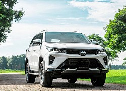 Doanh số Toyota Fortuner dẫn đầu phân khúc, bỏ xa đối thủ