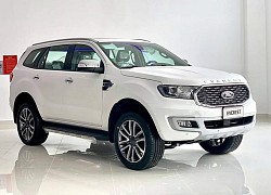 Ford Everest giảm giá cả trăm triệu đồng, hòng tăng cách biệt Toyota Fotuner